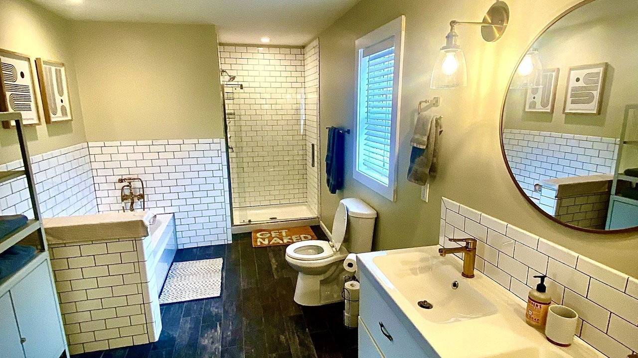 Photo of Bathroom in Aquebogue