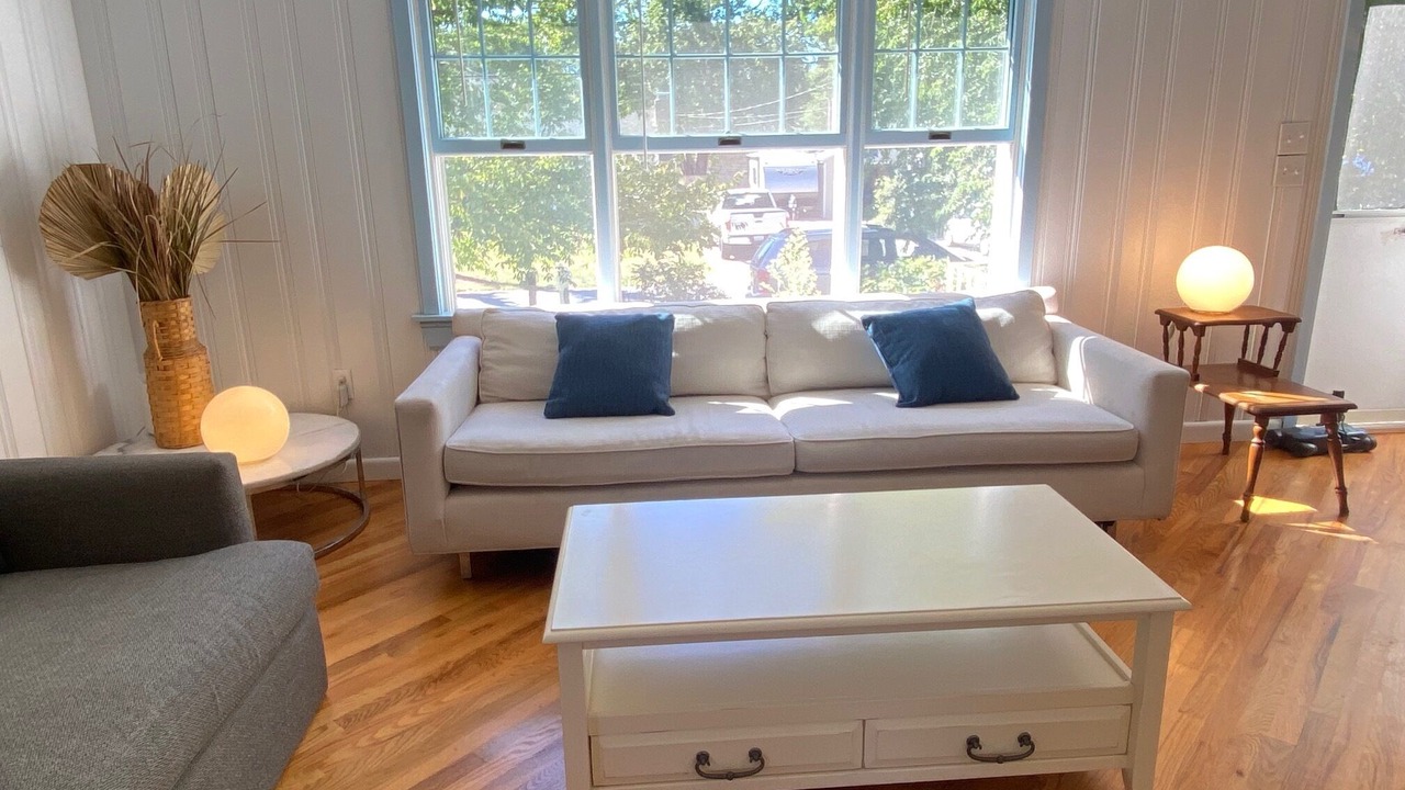 Photo of Livingroom in Kenyon