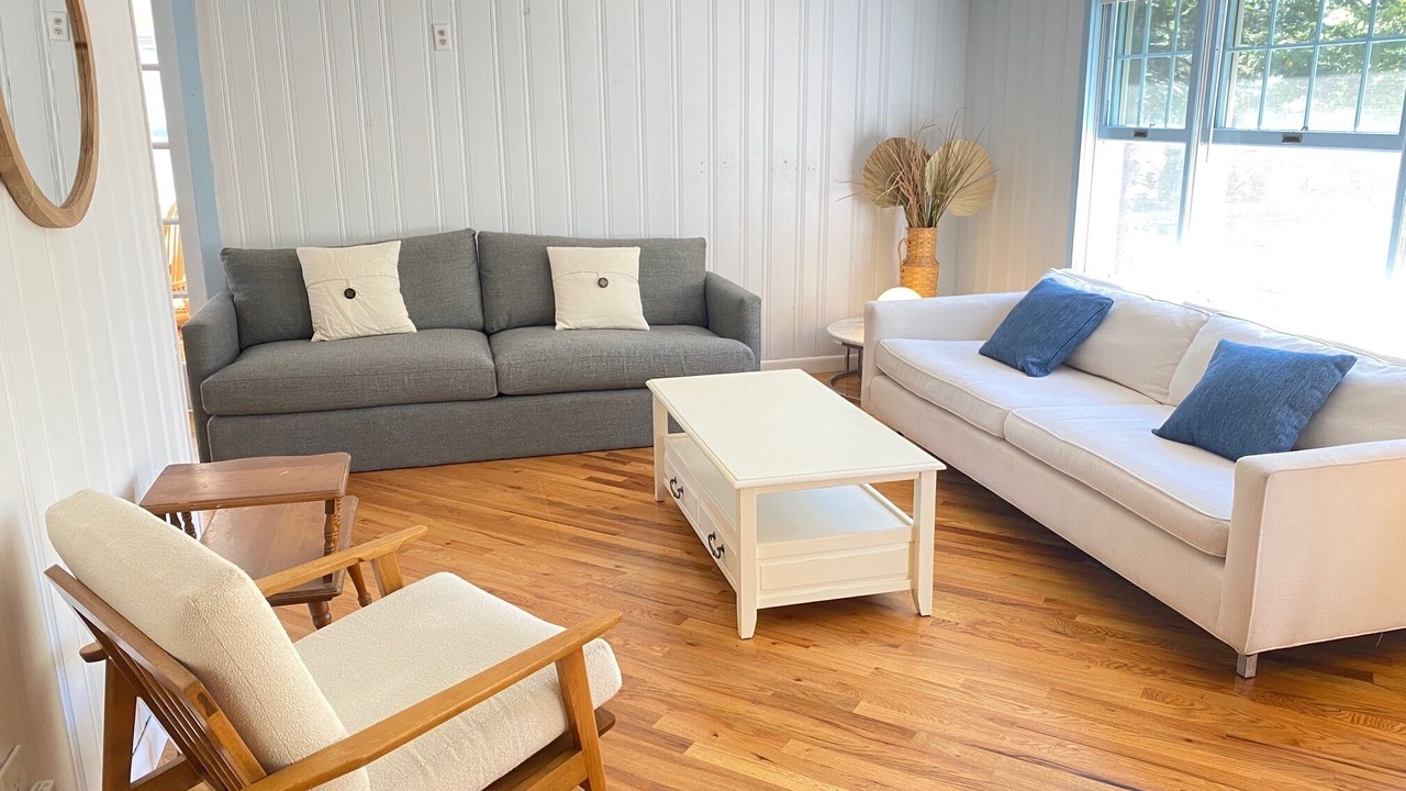 Photo of Livingroom in Kenyon