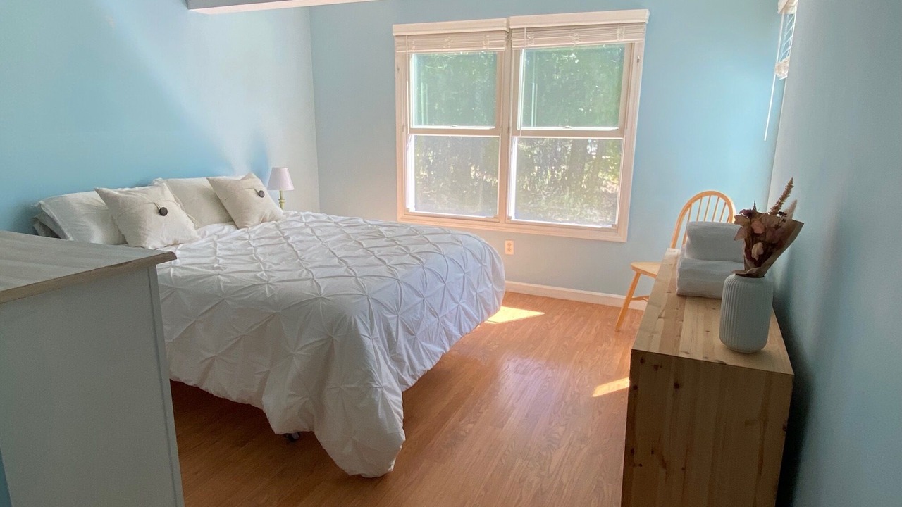 Photo of Bedroom in Kenyon
