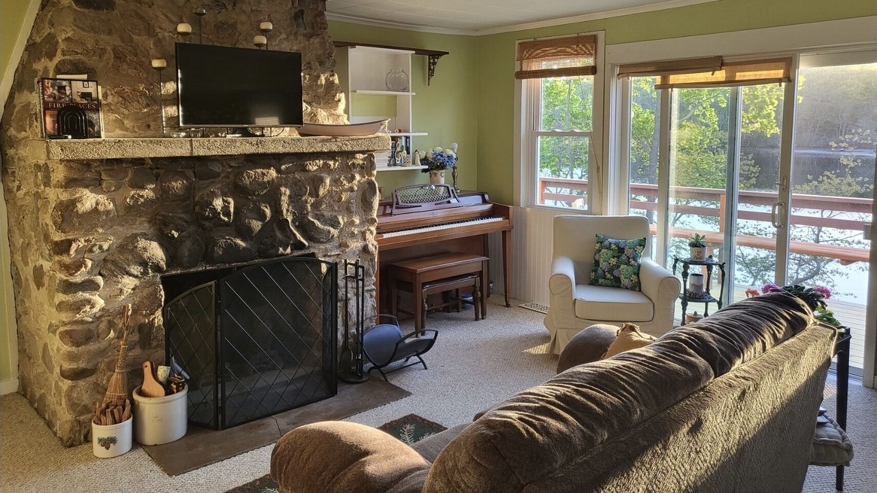 Photo of Livingroom in Niantic