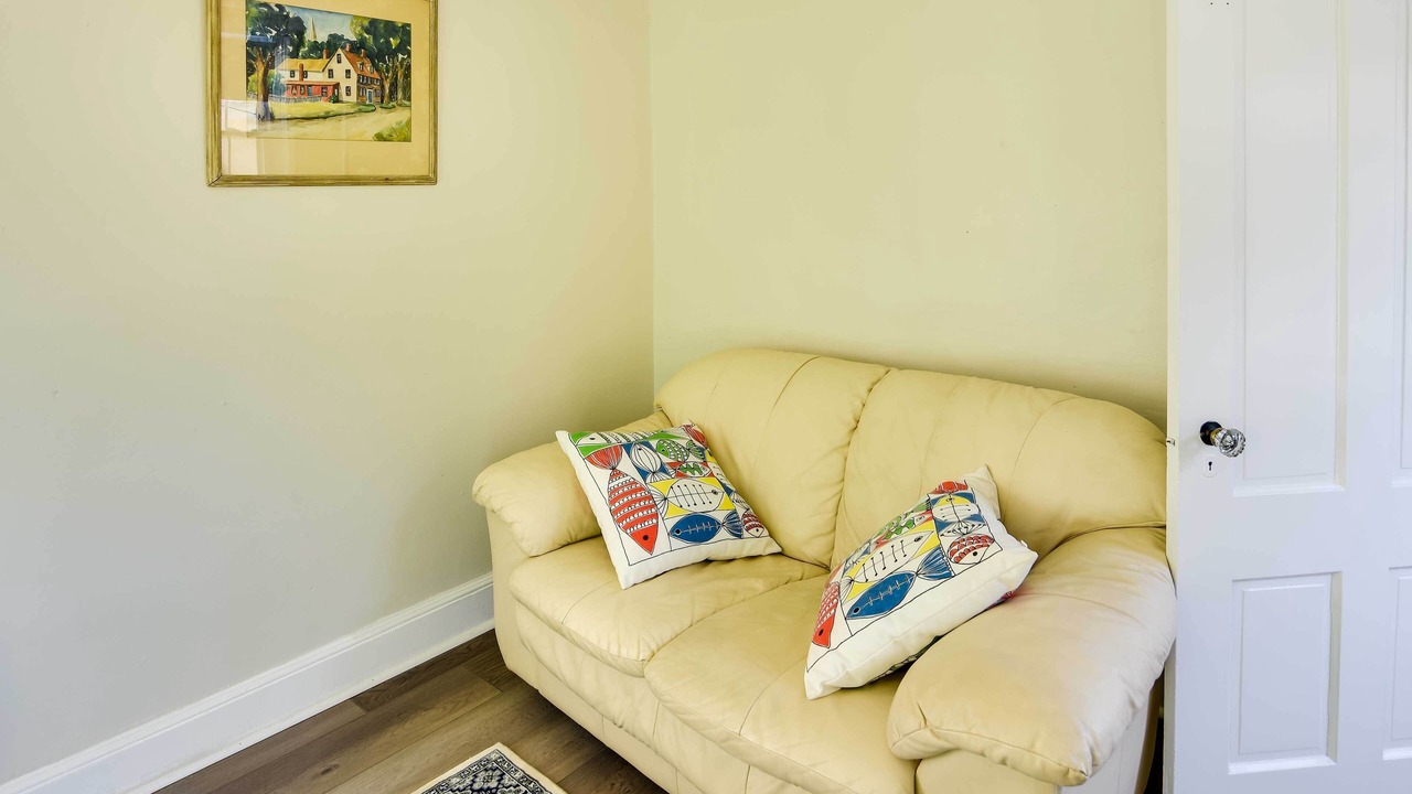 Photo of Livingroom in Warren