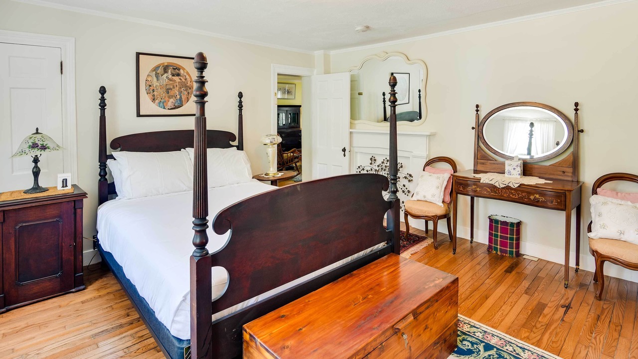 Photo of Bedroom in Warren