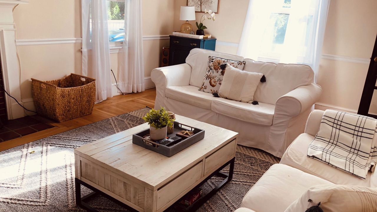Photo of Livingroom in Bellevue Avenue Historic District
