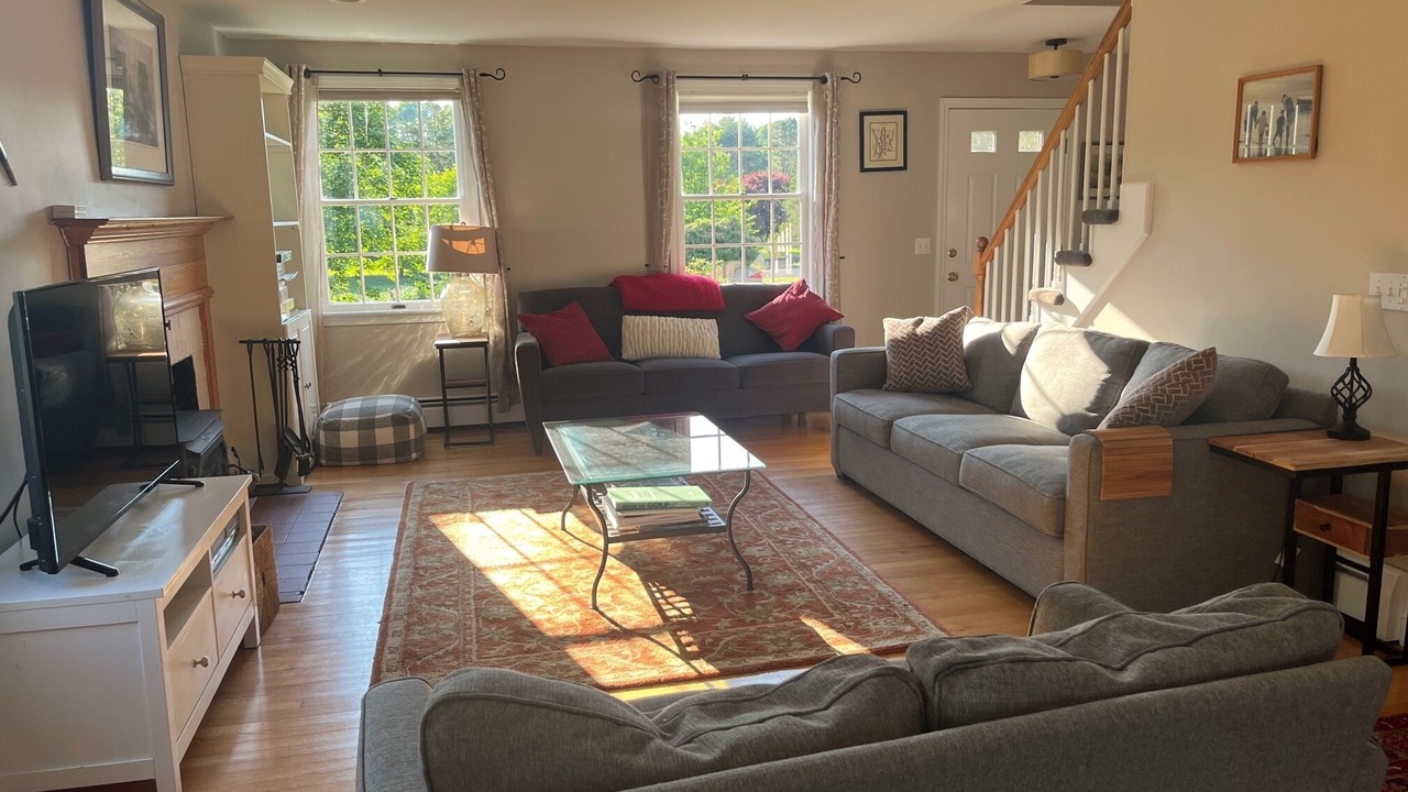 Photo of Livingroom in Jamestown