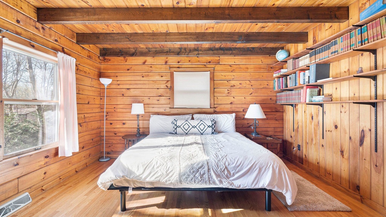 Photo of Bedroom in Charlestown