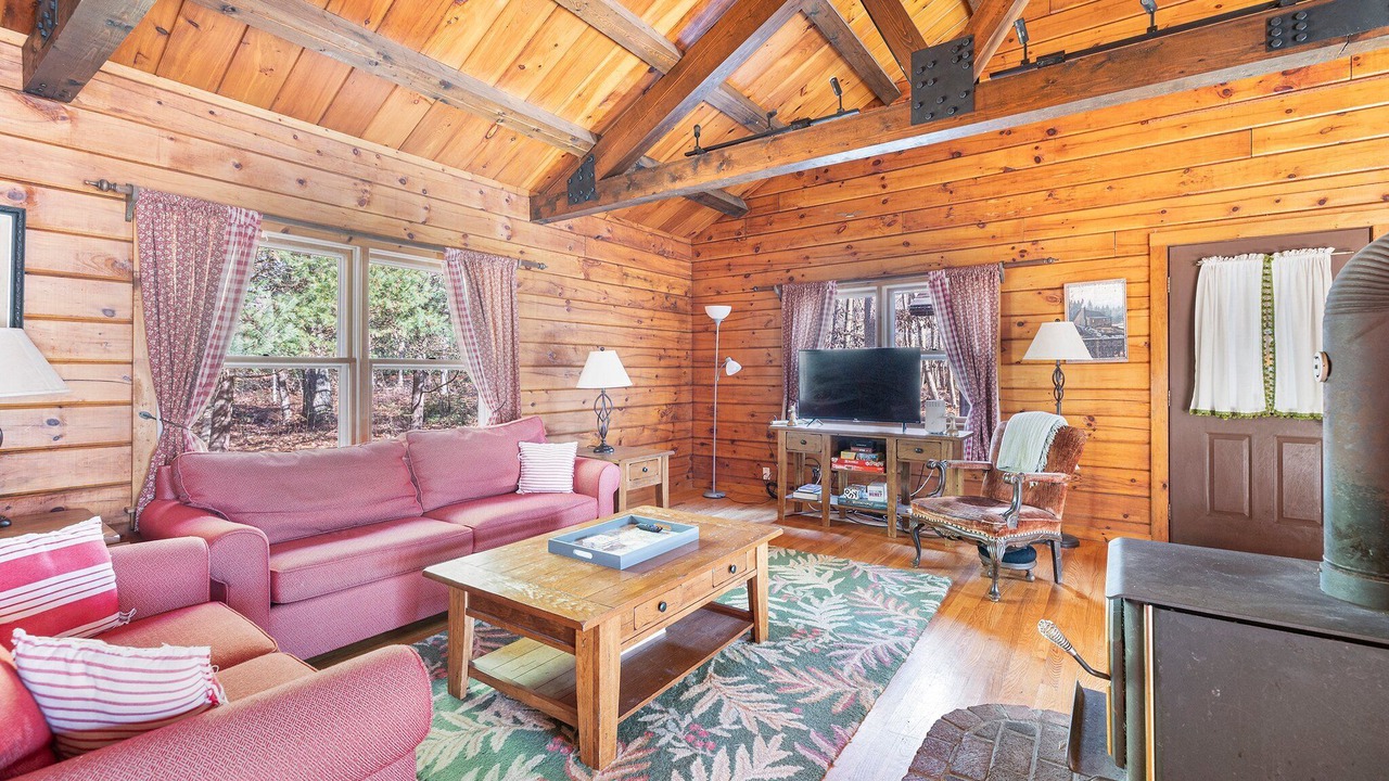 Photo of Livingroom in Charlestown