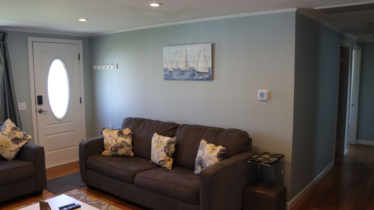 Photo of Livingroom in West Yarmouth