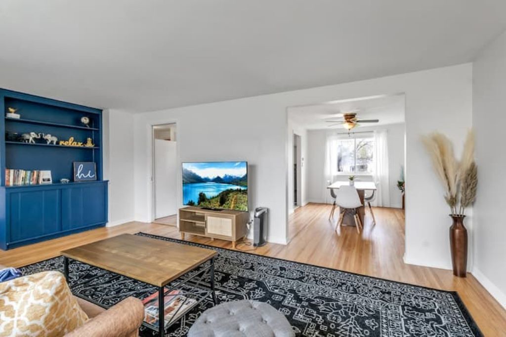 Photo of Livingroom in Amherst