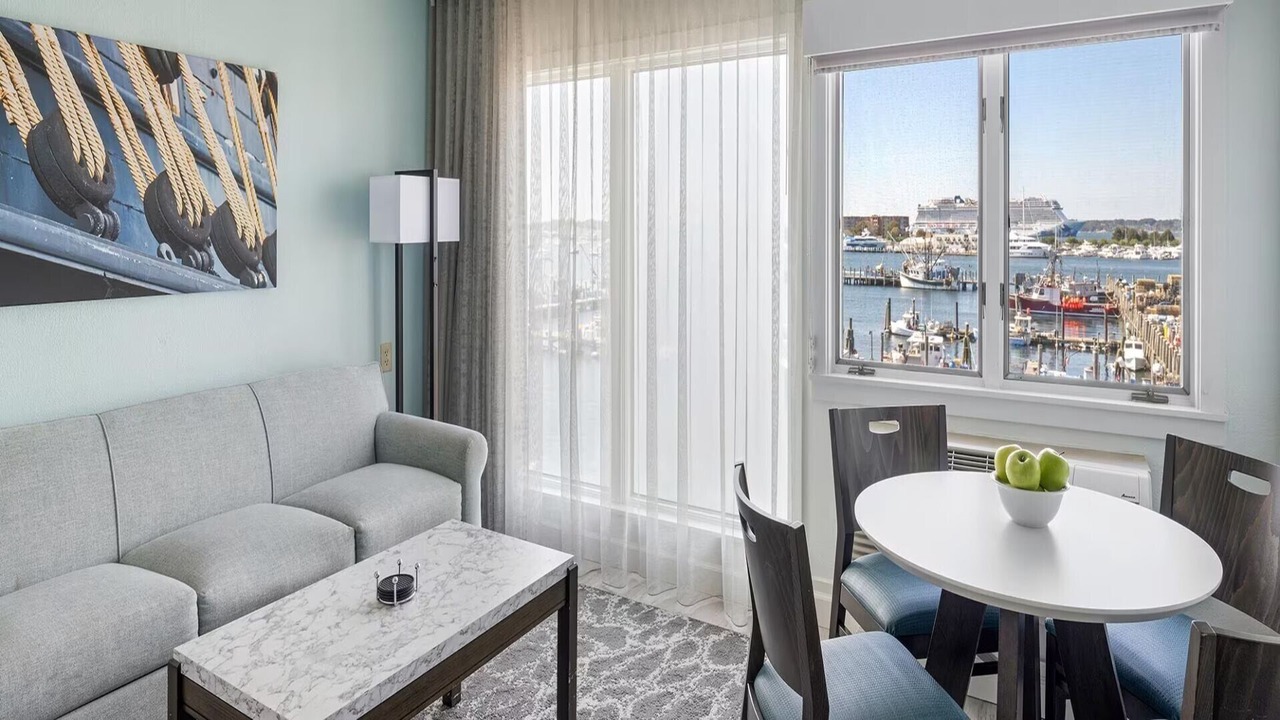 Photo of Livingroom in The Point