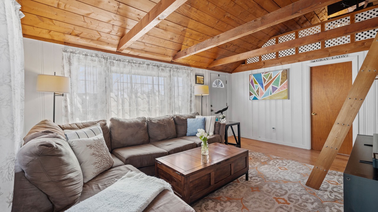 Photo of Livingroom in West Dennis