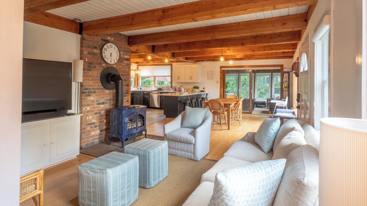 Photo of Livingroom in Mashpee