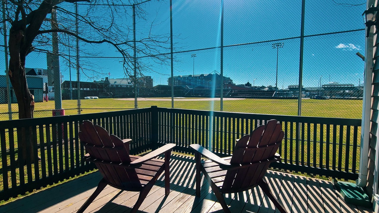 Photo of Patio Balcony in Off Broadway
