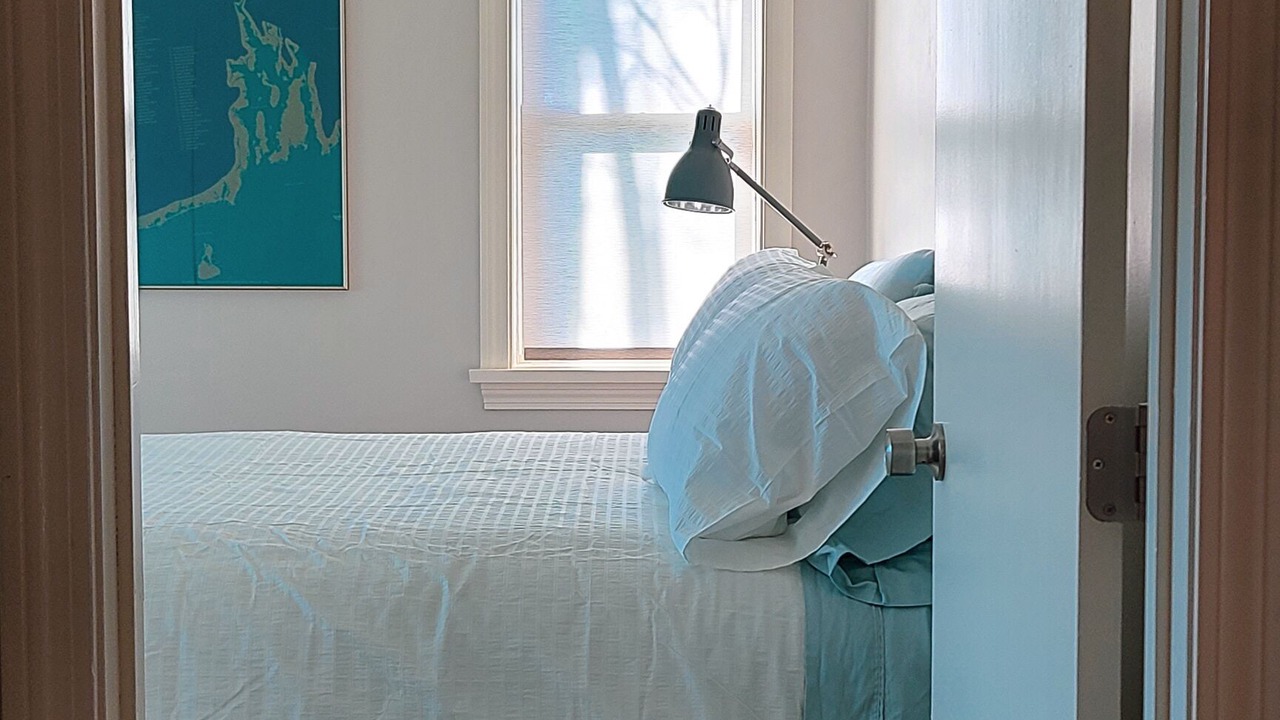 Photo of Bedroom in Off Broadway