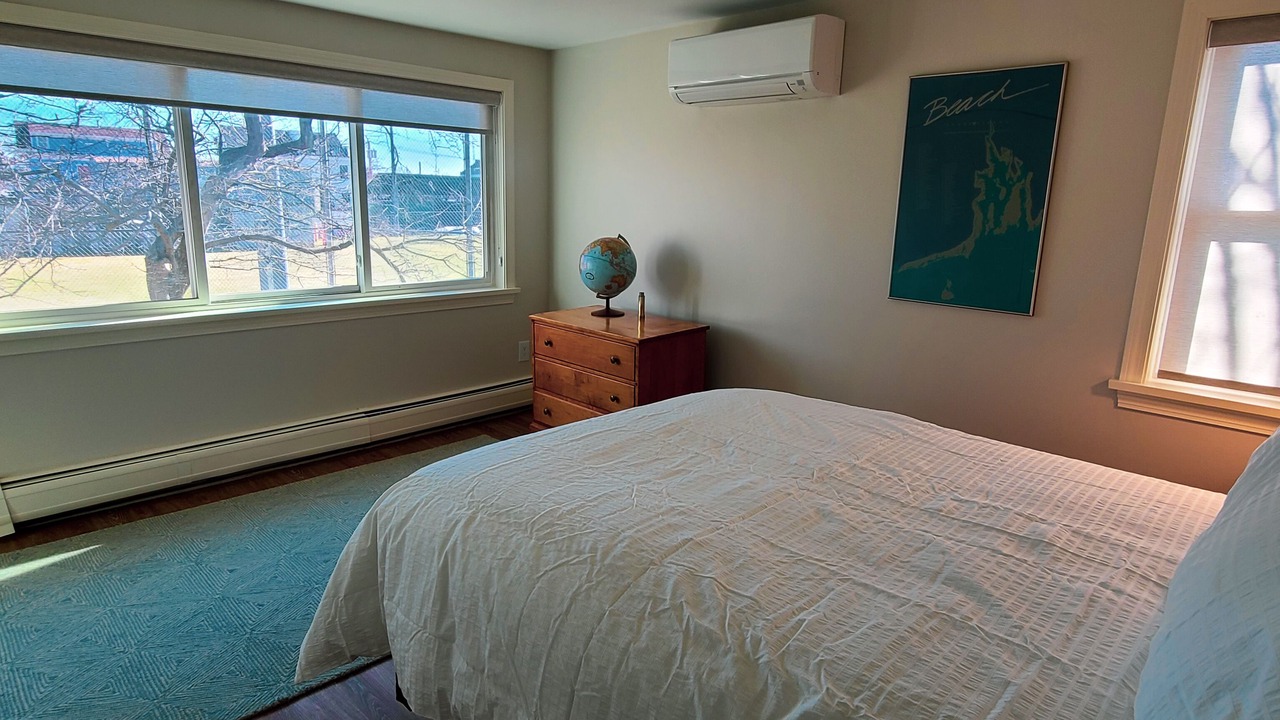 Photo of Bedroom in Off Broadway