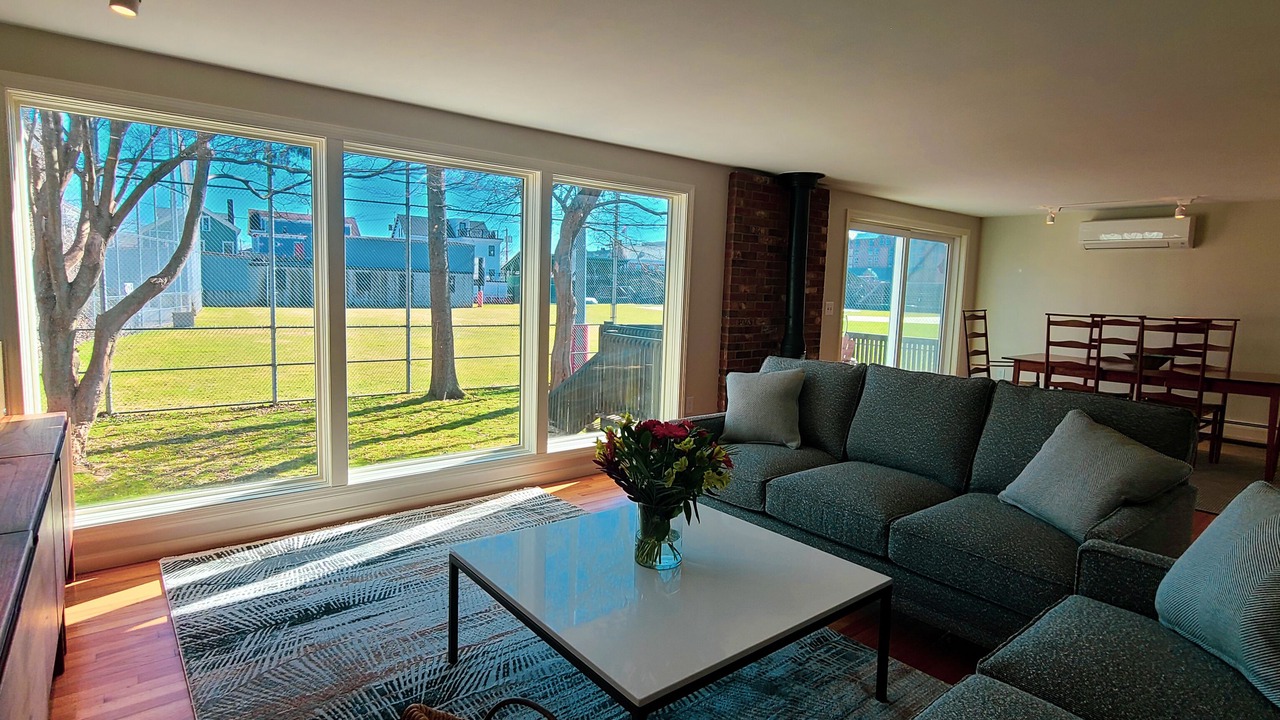 Photo of Livingroom in Off Broadway