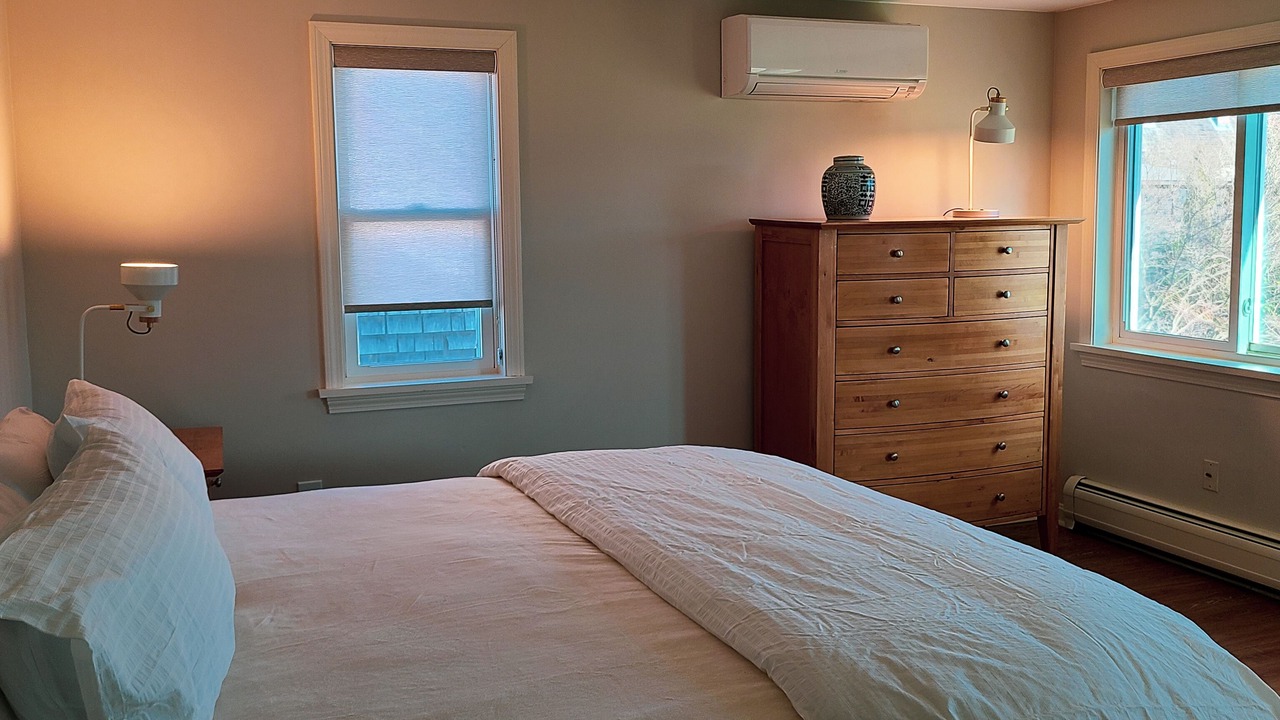 Photo of Bedroom in Off Broadway