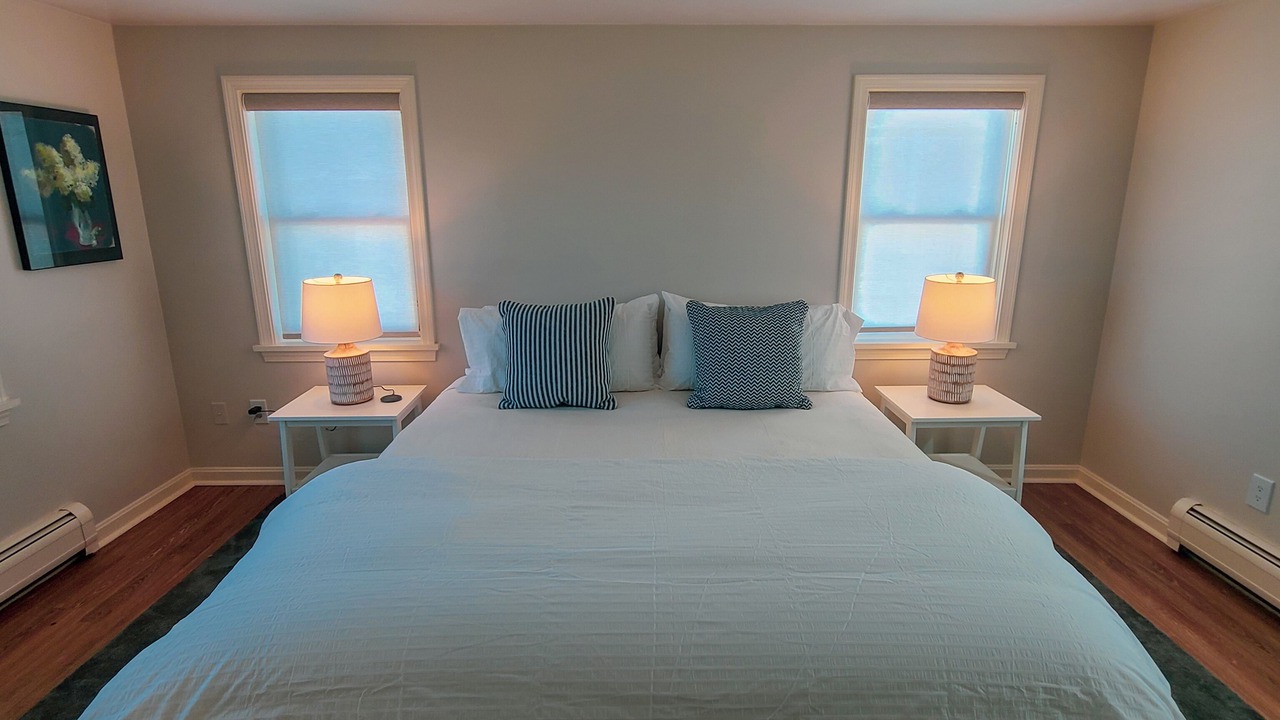 Photo of Bedroom in Off Broadway