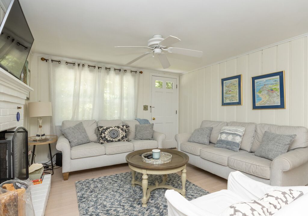Photo of Livingroom in East Falmouth