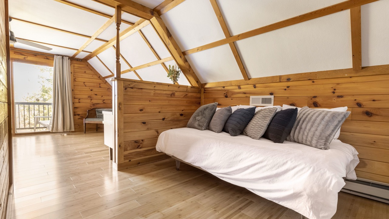 Photo of Bedroom in Bolton Landing
