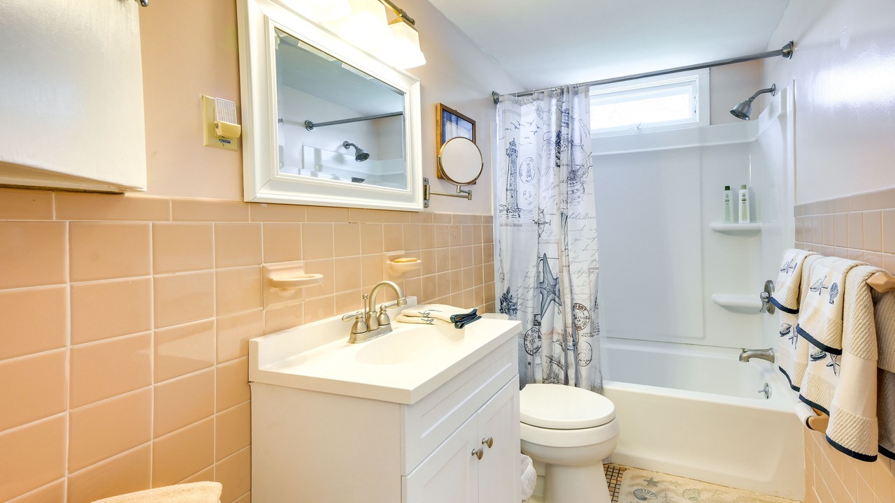 Photo of Bathroom in Niantic