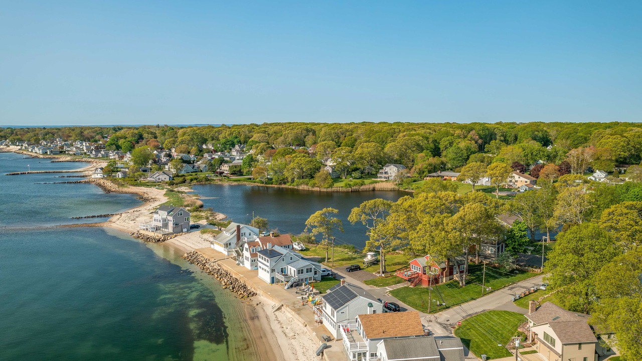 Photo of Others in Niantic