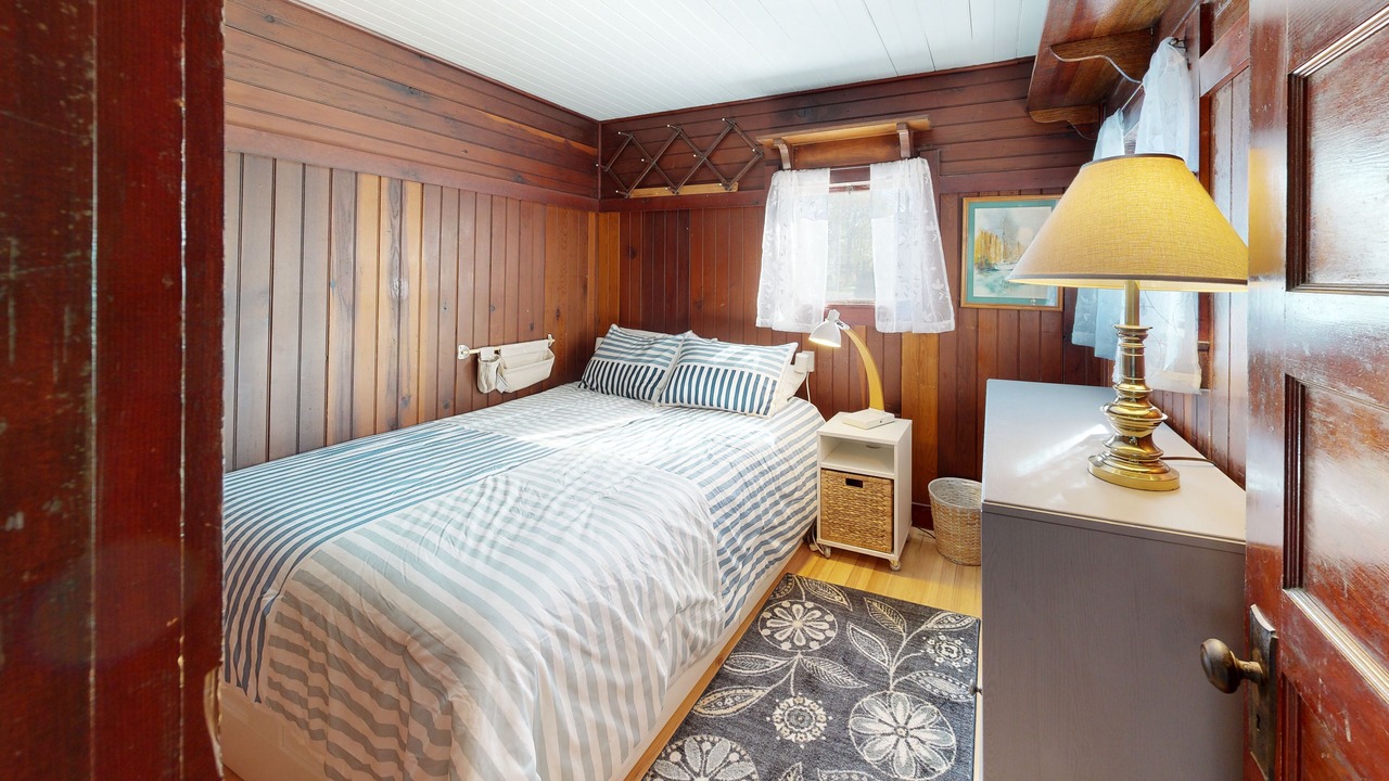 Photo of Bedroom in Oak Bluffs