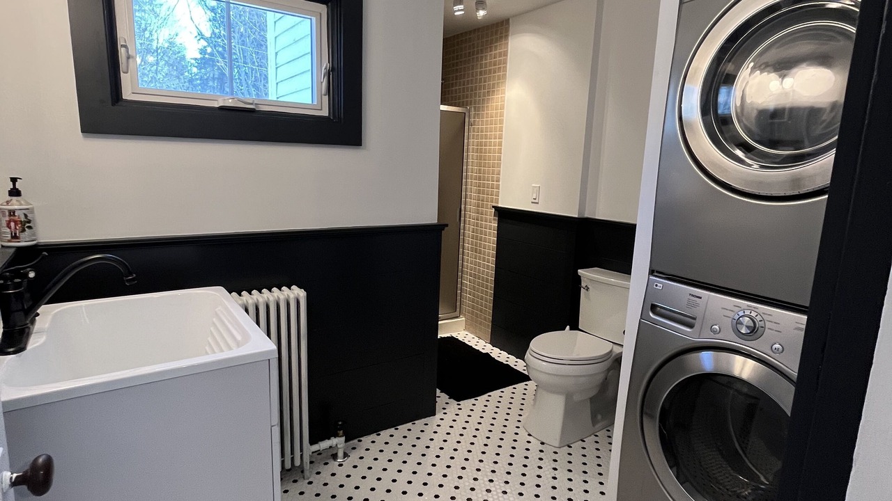 Photo of Bathroom in Litchfield Historic District