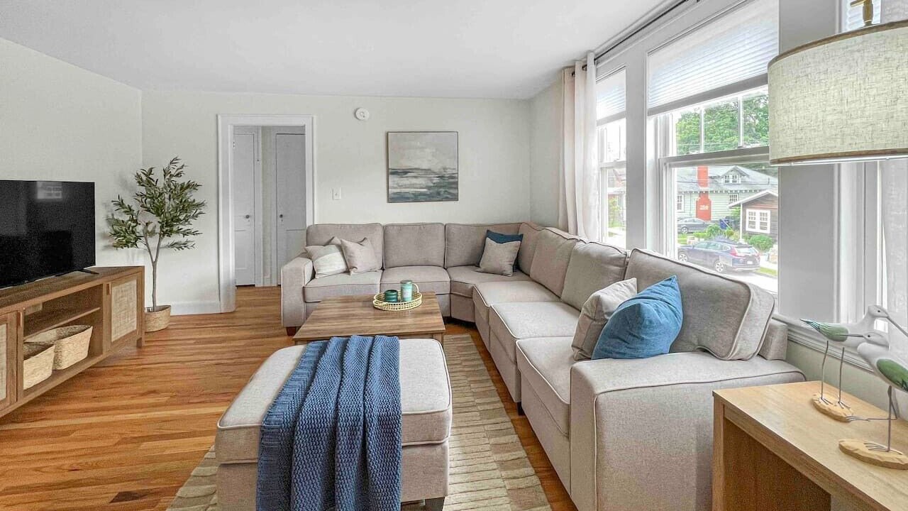 Photo of Livingroom in Loveitts Field