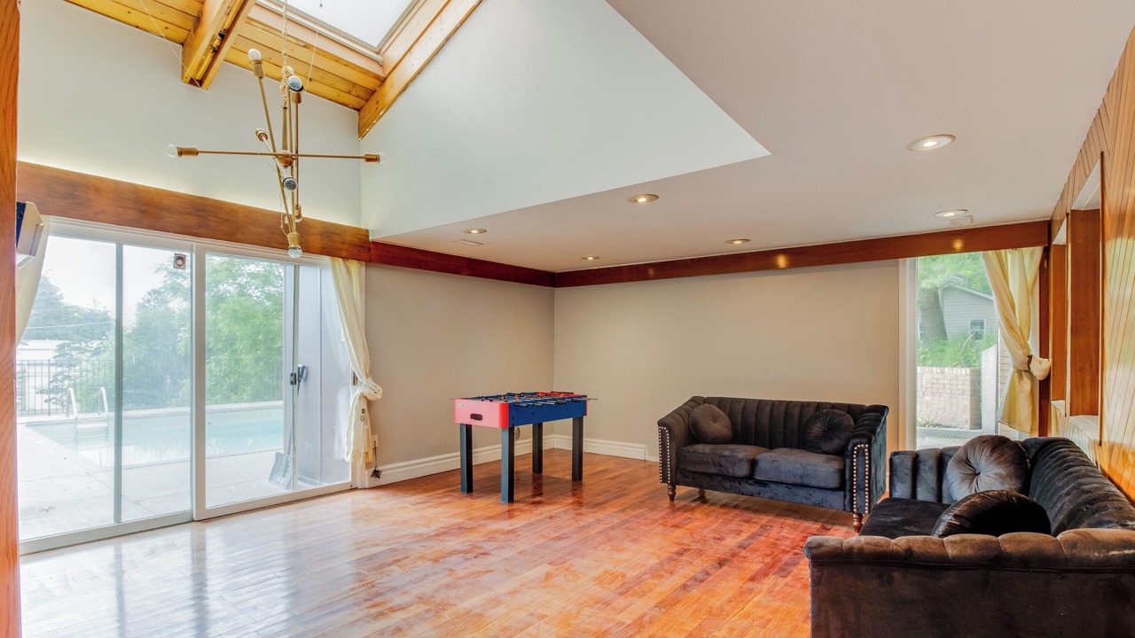 Photo of Livingroom in Scarborough