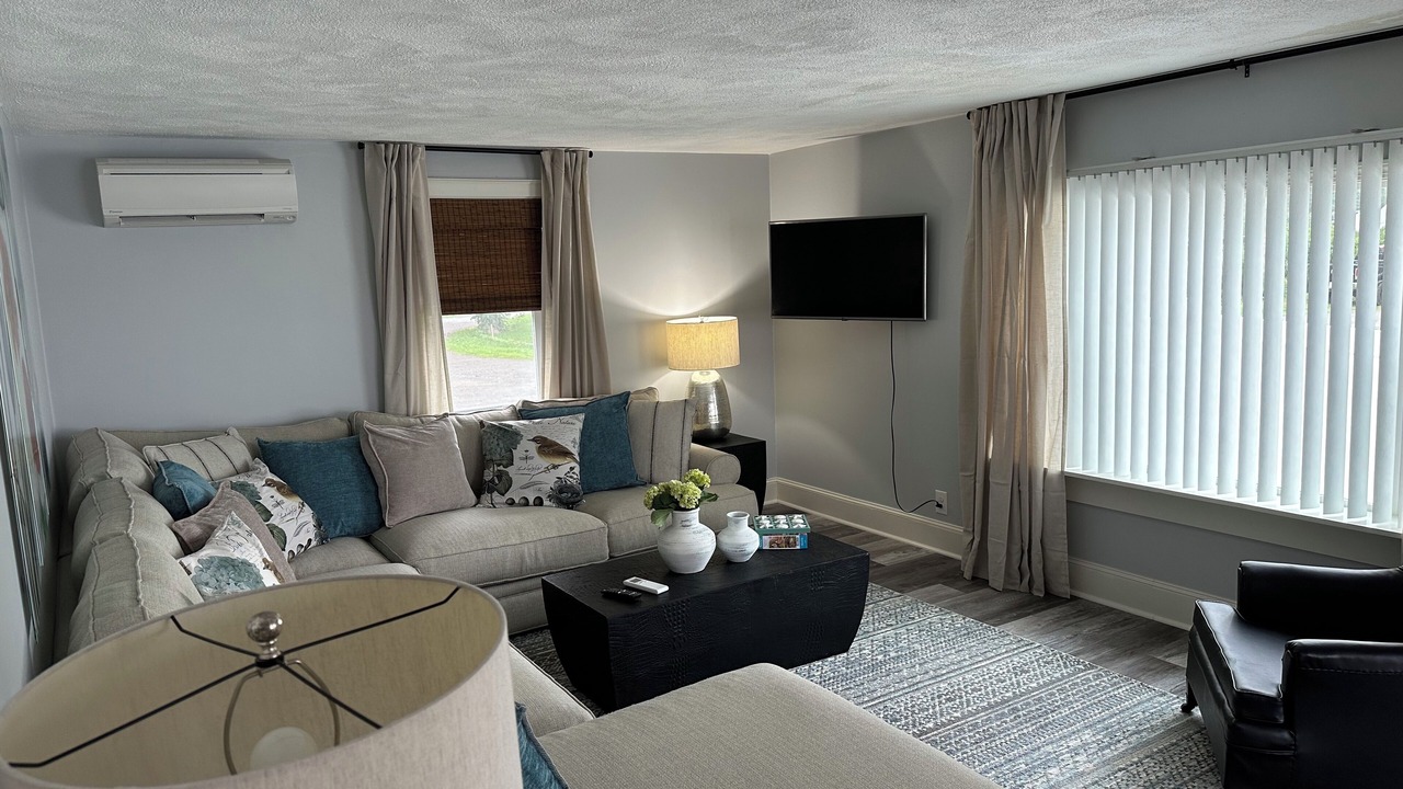 Photo of Livingroom in Dighton