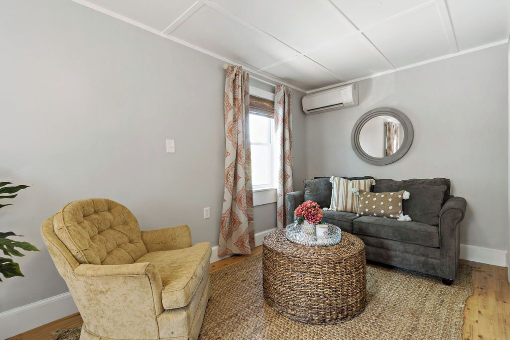 Photo of Livingroom in Dighton