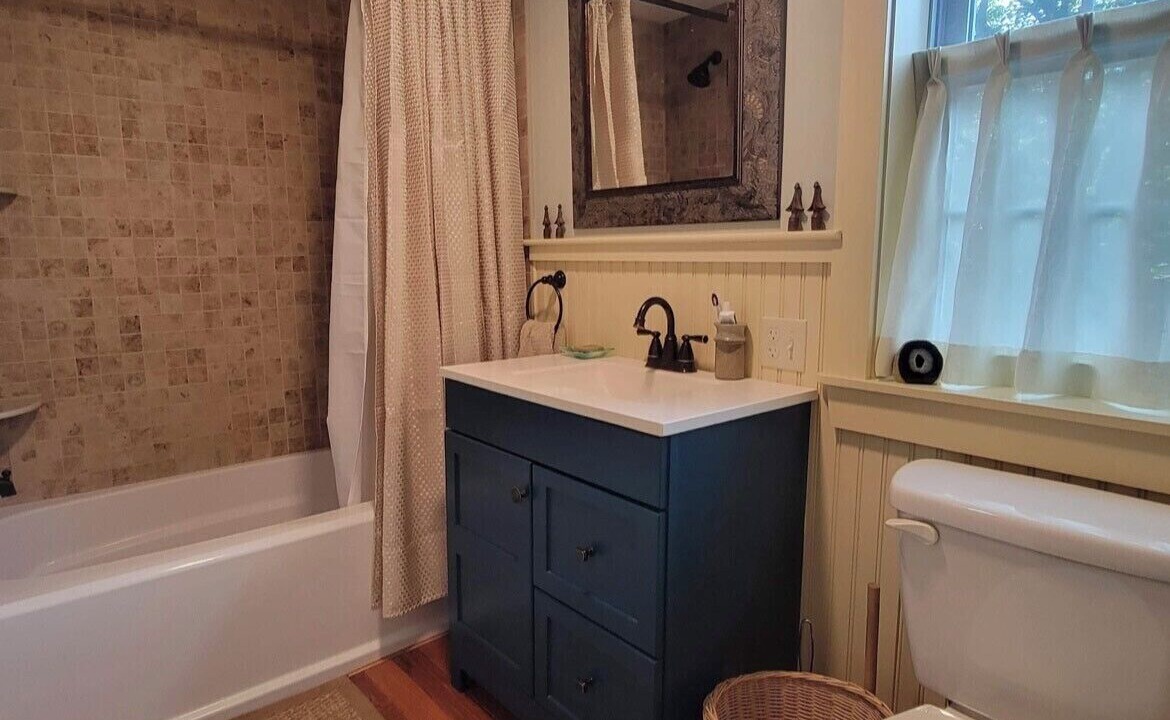 Photo of Bathroom in Tamworth