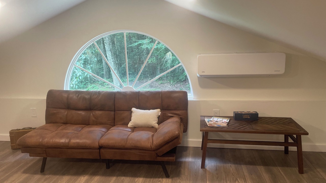 Photo of Livingroom in East Hartland