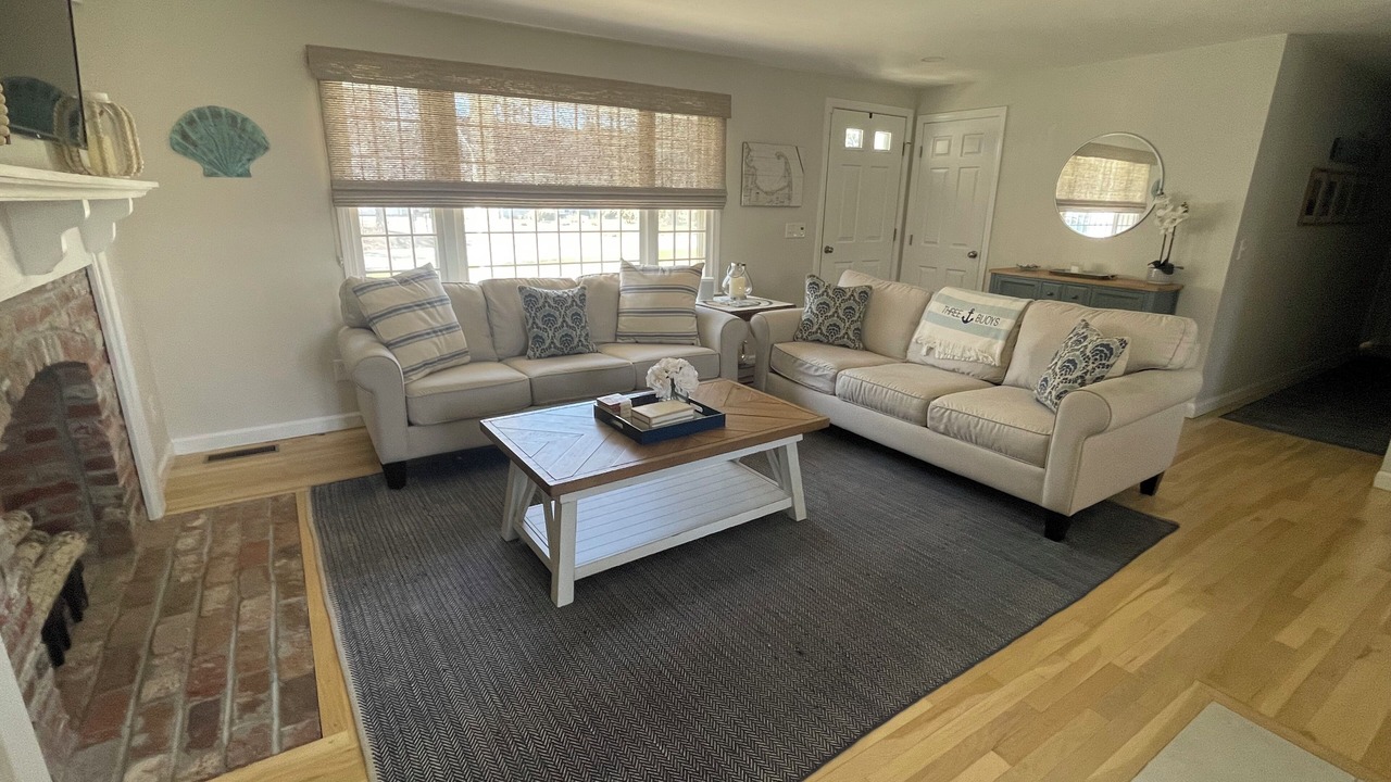 Photo of Livingroom in Dennis