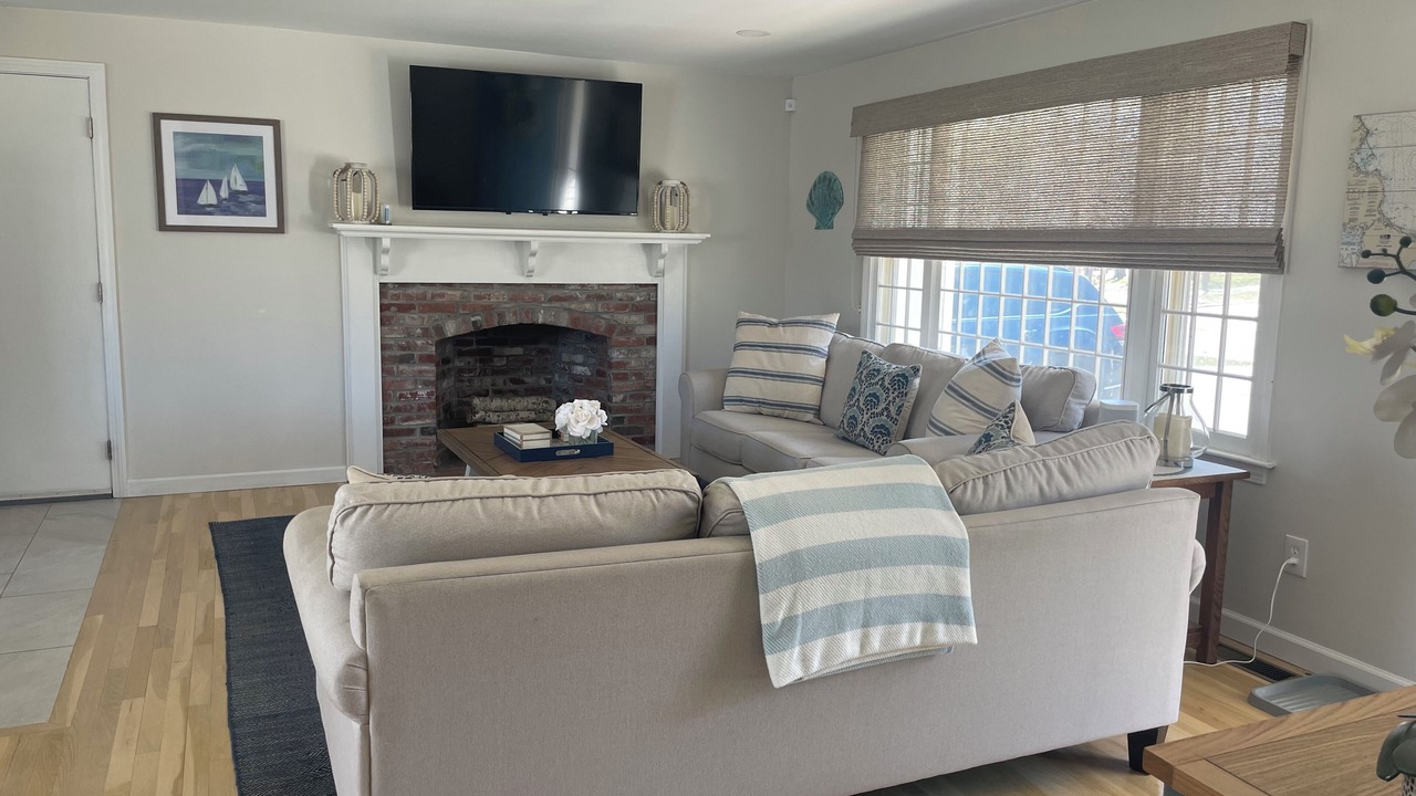 Photo of Livingroom in Dennis