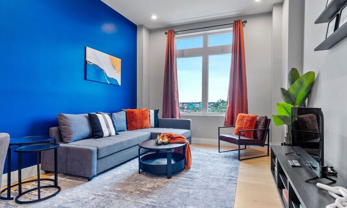 Photo of Livingroom in East Somerville