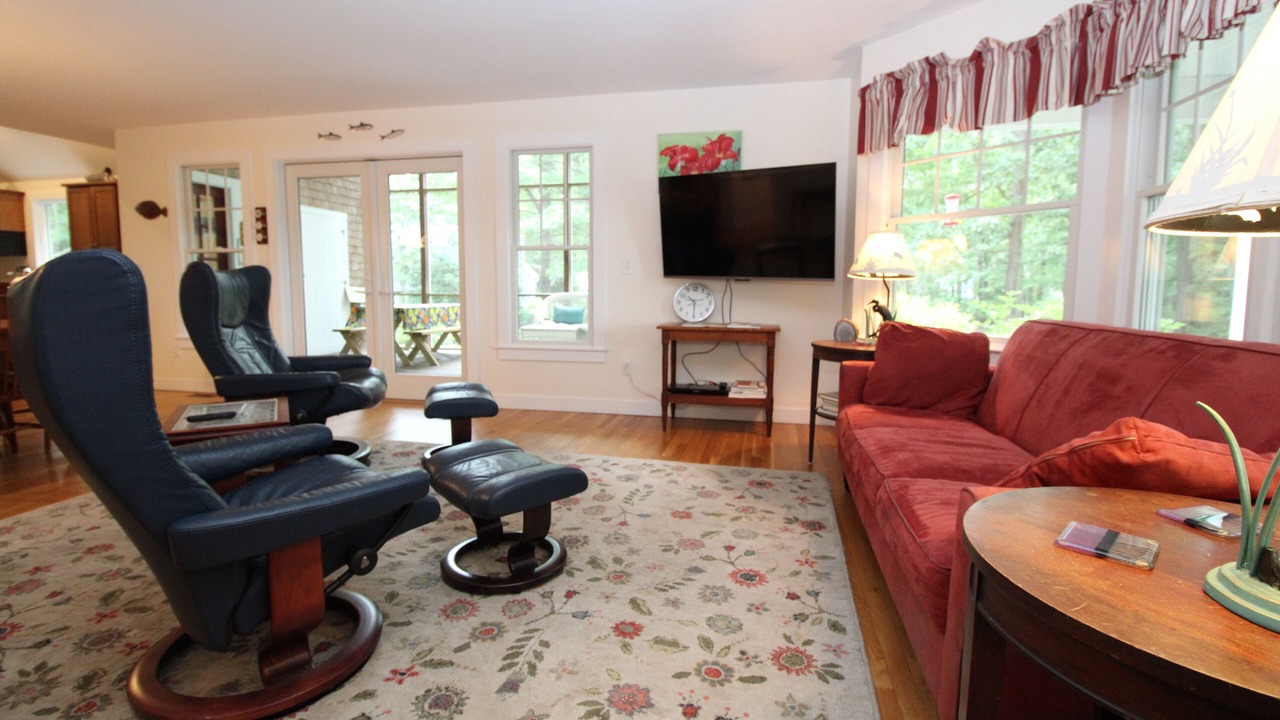 Photo of Livingroom in Cotuit
