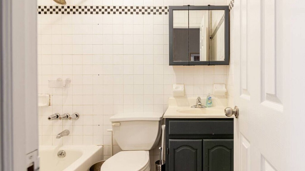 Photo of Bathroom in Chinatown