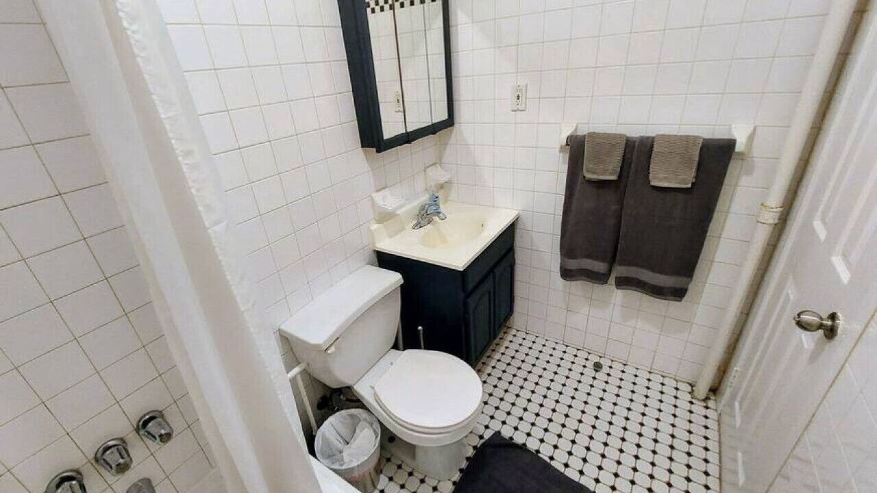 Photo of Bathroom in Chinatown