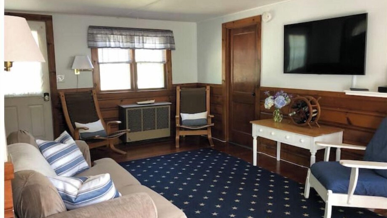 Photo of Livingroom in West Yarmouth