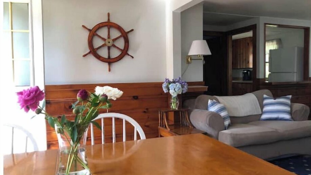 Photo of Livingroom in West Yarmouth