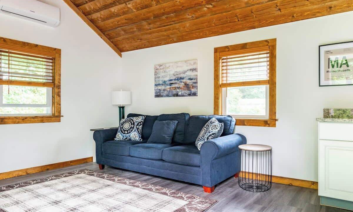 Photo of Livingroom in Woburn