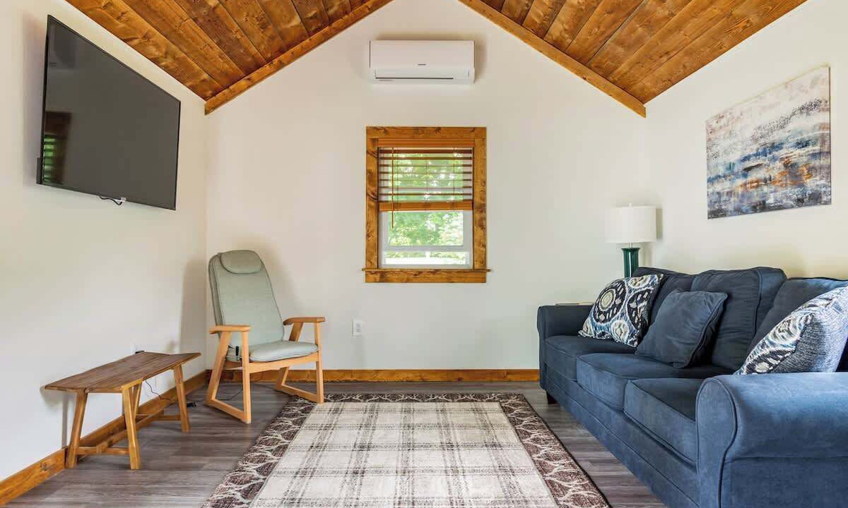 Photo of Livingroom in Woburn
