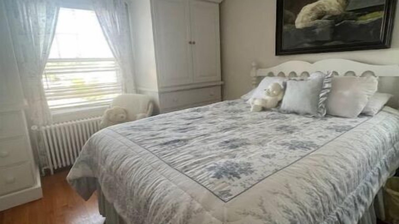 Photo of Bedroom in Bellevue Avenue Historic District