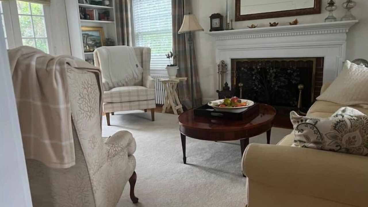 Photo of Livingroom in Bellevue Avenue Historic District