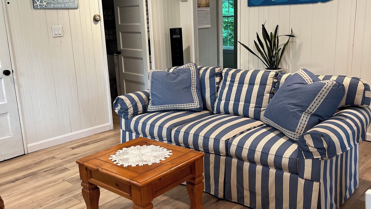 Photo of Livingroom in West Yarmouth