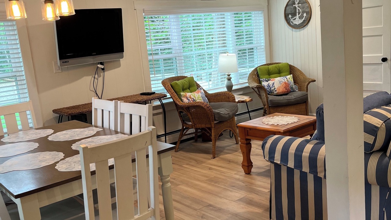 Photo of Livingroom in West Yarmouth