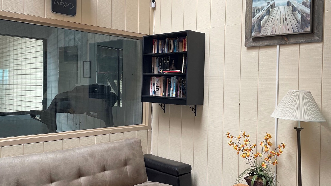 Photo of Livingroom in Weirs Beach