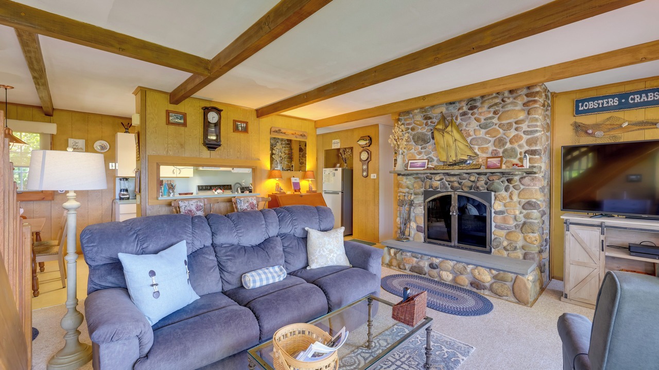 Photo of Livingroom in North Truro